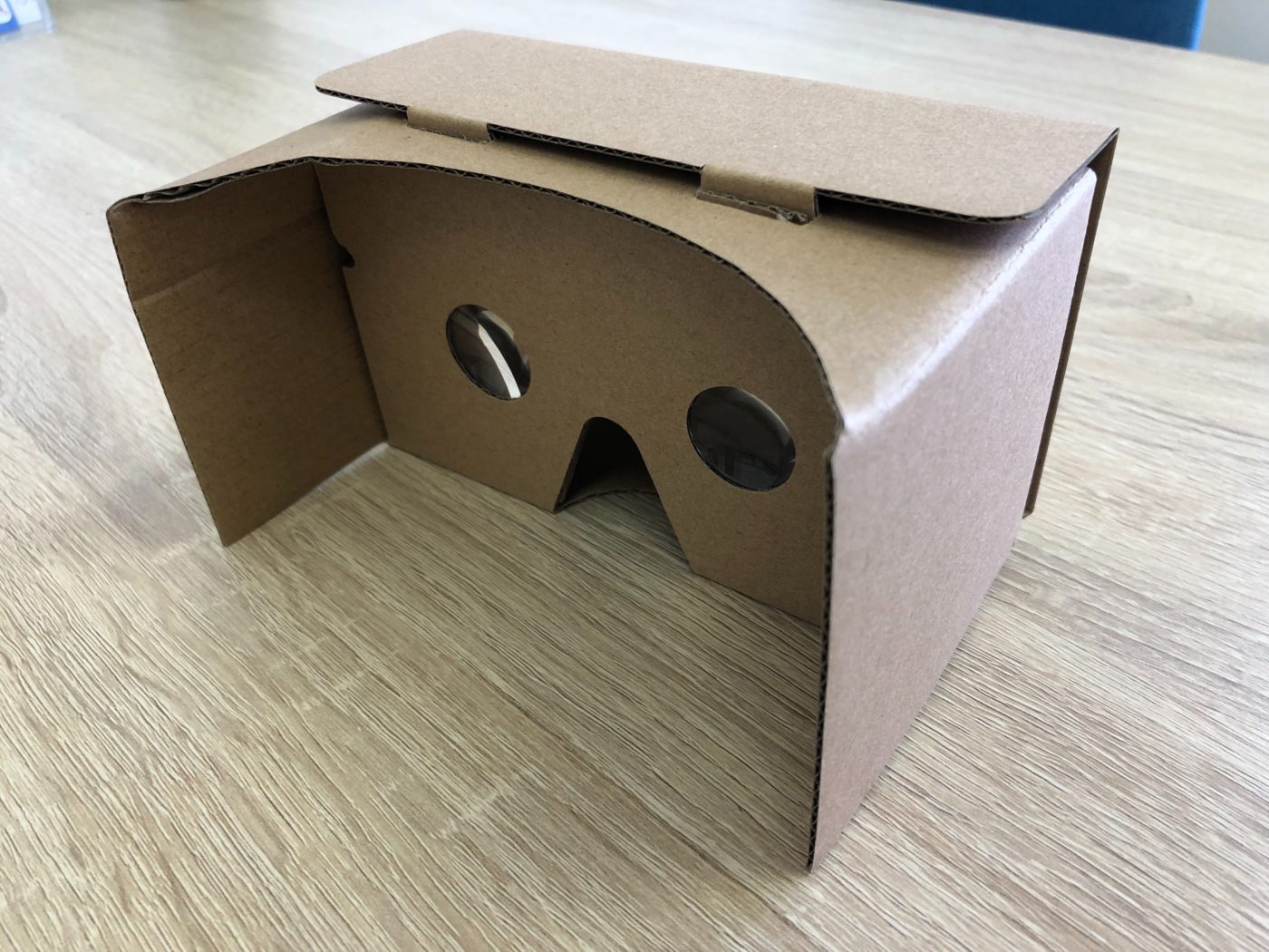 100均の2眼VRゴーグル 組み立て