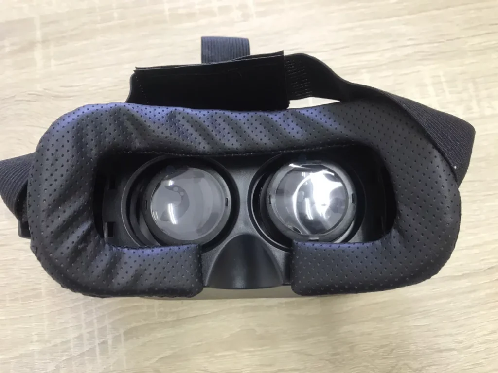 ダイソー 500円VRゴーグル クッション素材