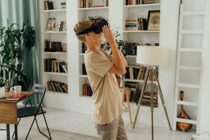 VRがもたらす子どもの目への影響